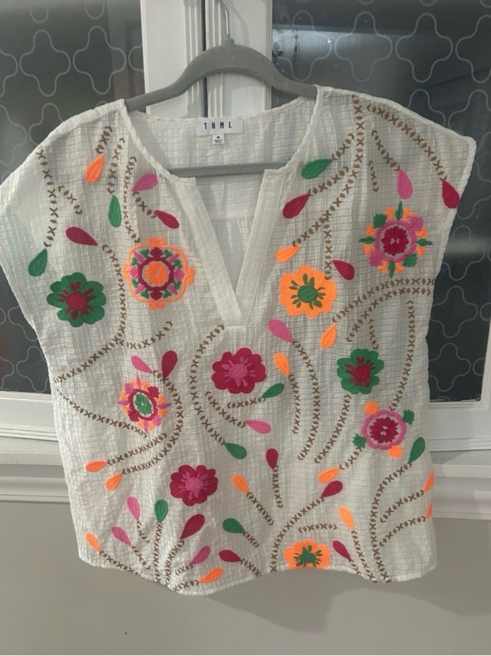 THML White Embroidered Floral Top Sz M - Picture 2 of 5